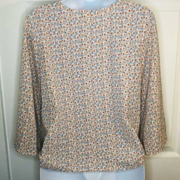 Francesca’s Carissa Front Tie Knot Cropped Floral Top Gray S - Picture 7 of 11